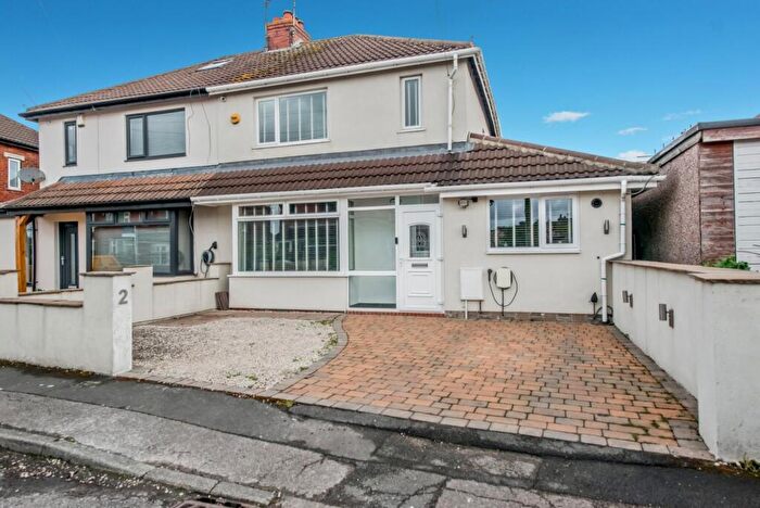 4 Bedroom Semi Detached House For Sale In Hurstville Avenue, East Bierley, Bradford, West Yorkshire, BD4