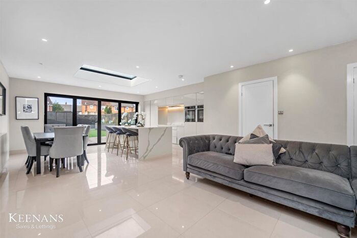 3 Bedroom Semi Detached House For Sale In Ashford Avenue, Swinton, Manchester, M27