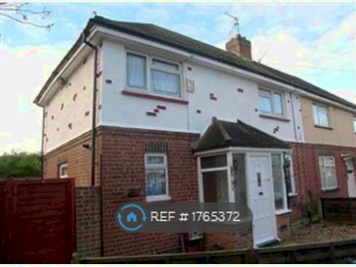 3 Bedroom Semi-Detached House To Rent In Thornton Close, West Drayton, UB7