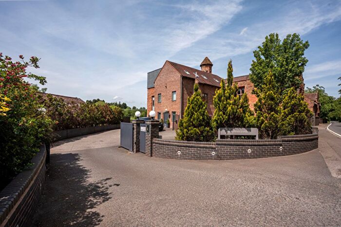 2 Bedroom Flat For Sale In Telford Road, Bridgnorth, WV15