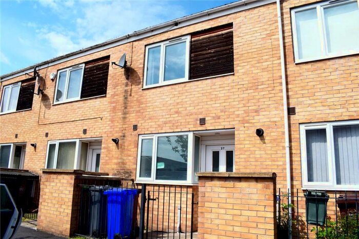 2 Bedroom Terraced House To Rent In Beckhampton Close, Manchester, M13
