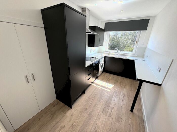 2 Bedroom Flat To Rent In Tanfield Walk, Woodside, Aberdeen, AB24