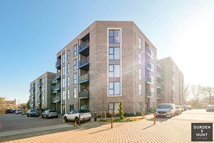 3 Bedroom Penthouse To Rent In Academy Way, Loughton, IG10