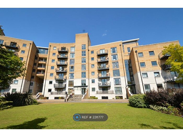 3 Bedroom Flat To Rent In Glaisher Street, London, SE8