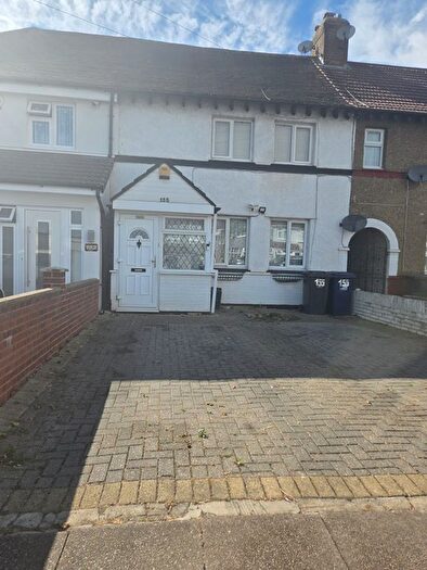 3 Bedroom Terraced House To Rent In Allenby Road, Southall, UB1