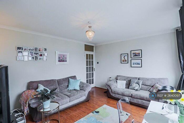 2 Bedroom Maisonette To Rent In Belton Way, London, E3