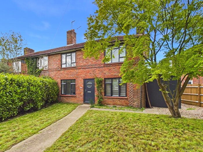 3 Bedroom Semi Detached House For Sale In White Lion Road, Amersham, Buckinghamshire, HP7