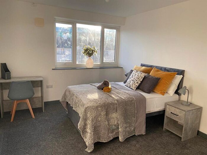 4 Bedroom Flat To Rent In Bridge View House, - City Road, Newcastle Upon Tyne, NE1