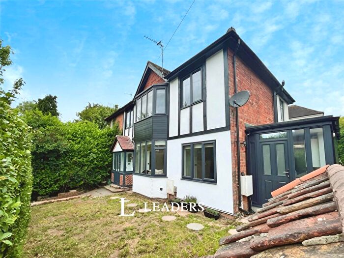 3 Bedroom Semi-Detached House For Sale In Glen Road, Burton Joyce, Nottingham, NG14