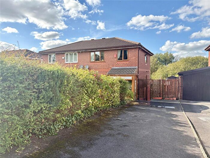 3 Bedroom Semi Detached House For Sale In Fontwell Lane, Derker, Oldham, OL1