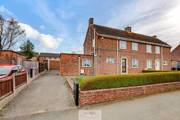 3 Bedroom Semi-Detached House For Sale In Walesmoor Avenue, Kiveton Park, Sheffield, S26
