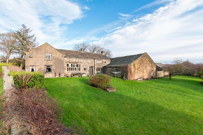 5 Bedroom Detached House For Sale In Shelf, Halifax, HX3