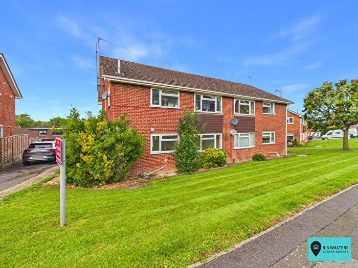 2 Bedroom Flat For Sale In Hendingham Close, Tuffley, GL4