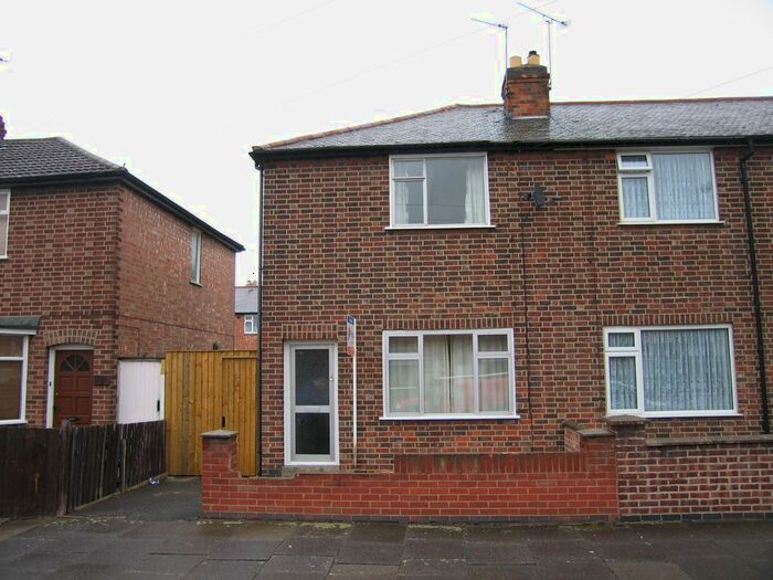 3 Bedroom End Of Terrace House To Rent In Frisby Road, Leicester, LE5