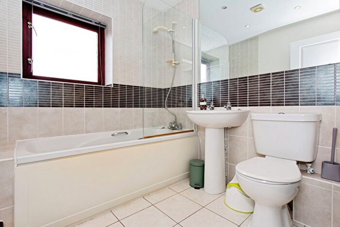 2 Bedroom Detached House For Sale In Abberley Wood, Great Shelford, Cambridge, Cambridgeshire, CB22
