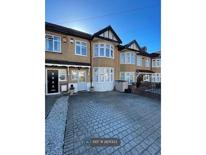4 Bedroom Terraced House To Rent In Woodford Green, Woodford Green, IG8