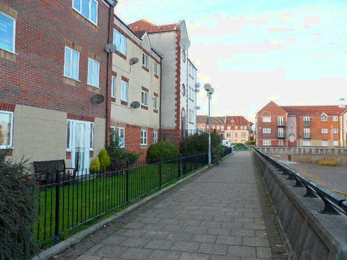 2 Bedroom Apartment To Rent In Axholme Court, Hull, HU9