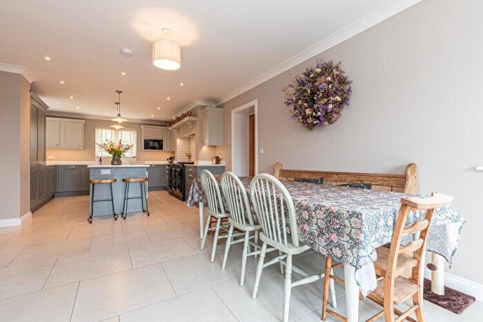 5 Bedroom Detached House To Rent In The Paddocks Stonesfield, OX29