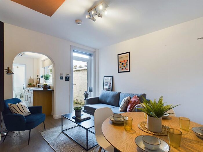 4 Bedroom Semi Detached House To Rent In Charles Street West, Lincoln, LN1