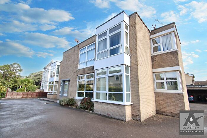 2 Bedroom Flat To Rent In Walliscote Road, BS23