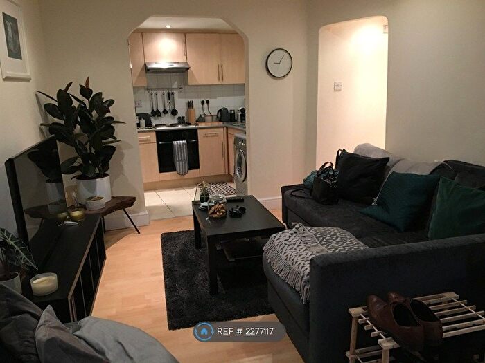 1 Bedroom Flat To Rent In High Street, Carshalton Viilage, SM5