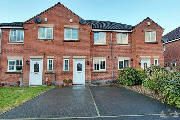 3 Bedroom Town House To Rent In Rose Gardens, Arkwright Town, Chesterfield, Derbyshire S44