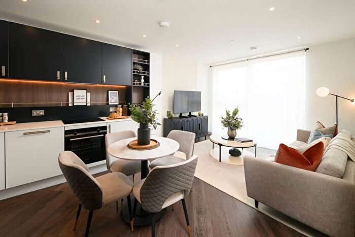 2 Bedroom Flat For Sale In Eden Grove, Southwark, Surrey, TW18