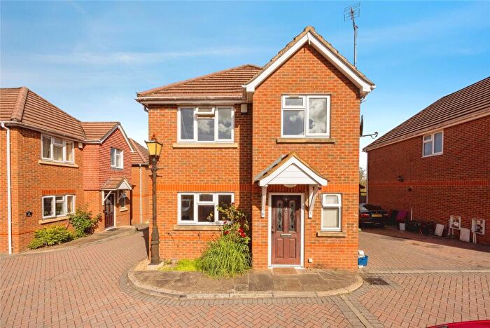 4 Bedroom Detached House To Rent In Samson Close, Aldershot, GU11
