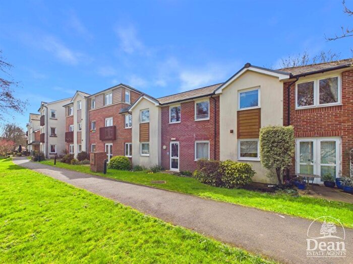 1 Bedroom Retirement Property For Sale In Kings Meadow Court, Lydney, GL15