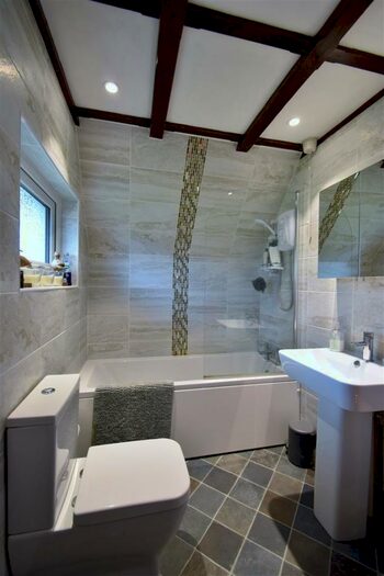 3 Bedroom Detached House For Sale In Bury Lane, Merstone, Iw, PO30