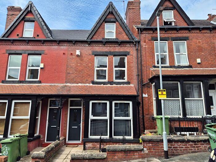 7 Bedroom Terraced House For Sale In Manor Drive, Leeds, LS6