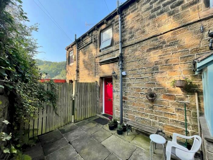 1 Bedroom Terraced House To Rent In Church Terrace, Holmfirth HD9