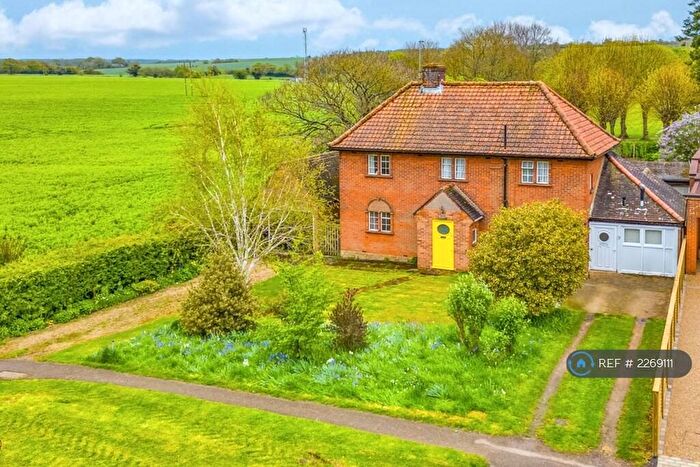 4 Bedroom Detached House To Rent In Oakfields Road, Knebworth, SG3