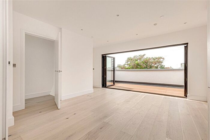 3 Bedroom Flat To Rent In Ongar Road, London, SW6