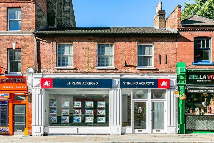 2 Bedroom Flat For Sale In London Road, Twickenham, TW1