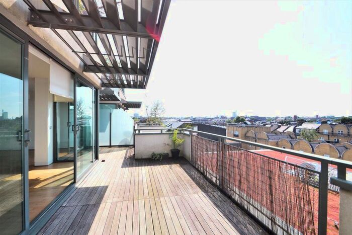 3 Bedroom Flat To Rent In Holmes Road, London, NW5