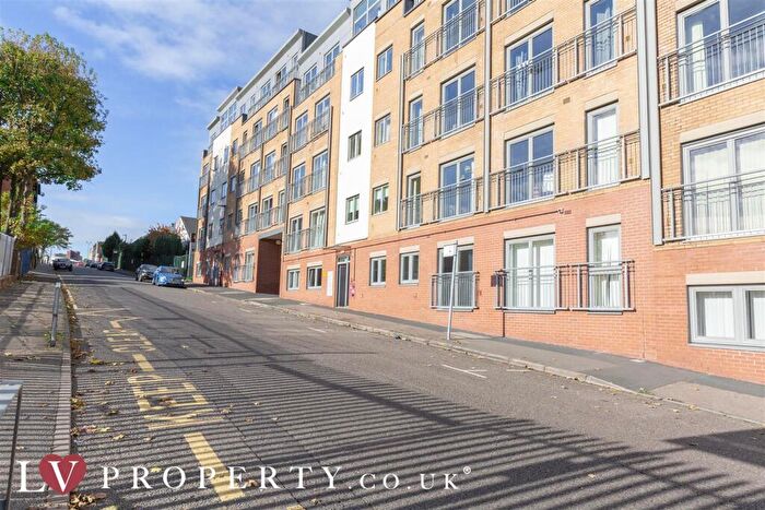 2 Bedroom Apartment To Rent In Irving Street, City Centre, Birmingham, West Midlands, B1