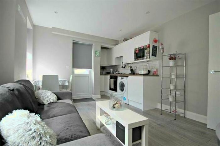 1 Bedroom Flat To Rent In High Road, Willesden Green, NW10