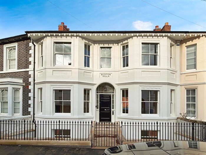 5 Bedroom Town House To Rent In Church Hill, Leamington Spa, CV32