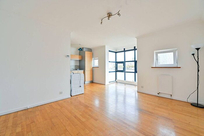 2 Bedroom Flat To Rent In Mermaid Court, Canada Water, London, SE16