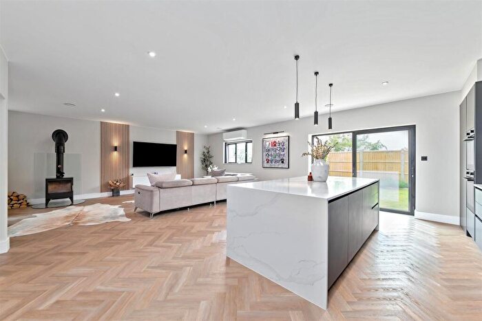 4 Bedroom Detached House For Sale In The Meads, Bricket Wood, St. Albans, AL2