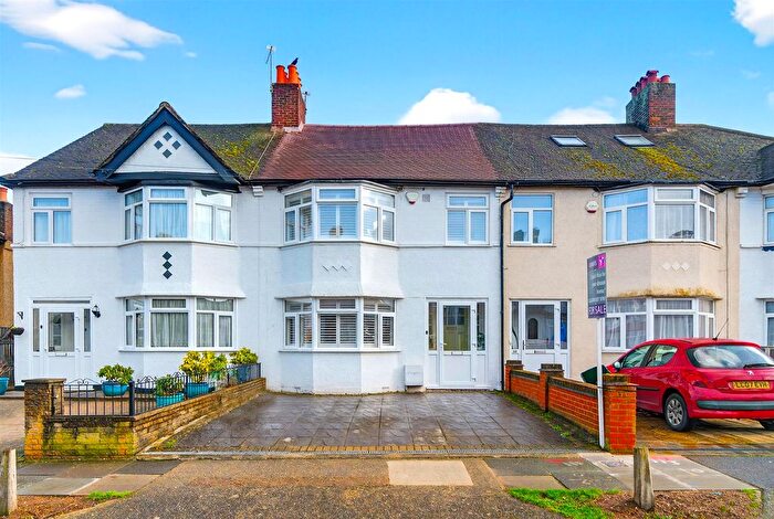 3 Bedroom Terraced House For Sale In Monkleigh Road, Morden, SM4