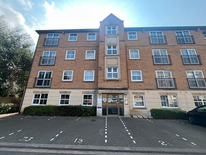 2 Bedroom Flat To Rent In Lion Court, Northampton, NN4