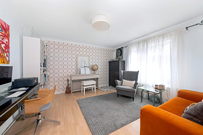 3 Bedroom Terraced House For Sale In Joyce Page Close, Charlton, SE7