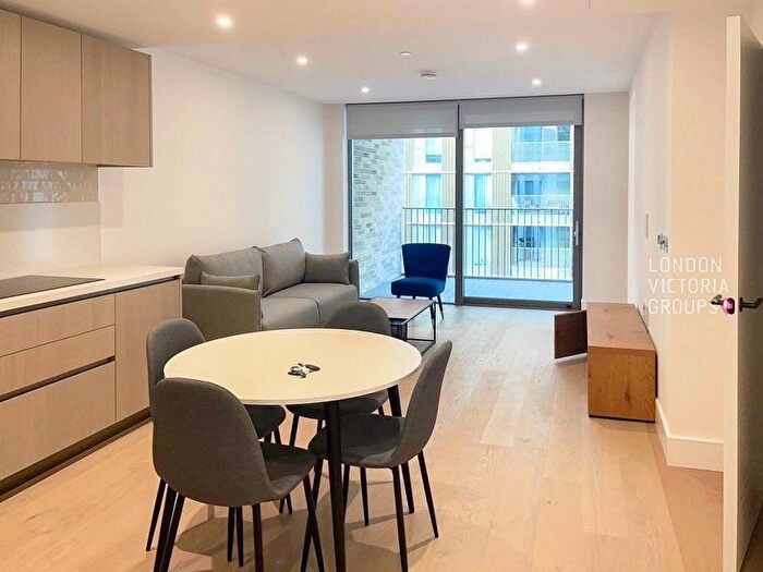 2 Bedroom Flat To Rent In Salisbury House, Palmer Road, London, SW11