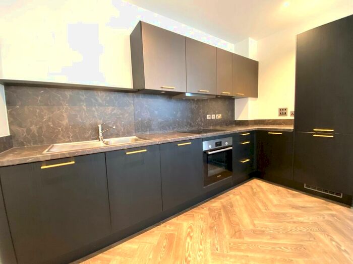 2 Bedroom Apartment To Rent In Priory House, Gooch Street North, B5