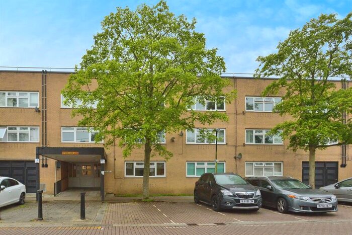 Flat To Rent In North Tenth Street, Milton Keynes, MK9