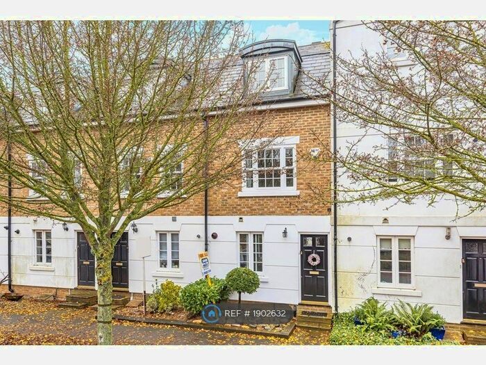 4 Bedroom Terraced House To Rent In Fennel Close, Maidstone, ME16