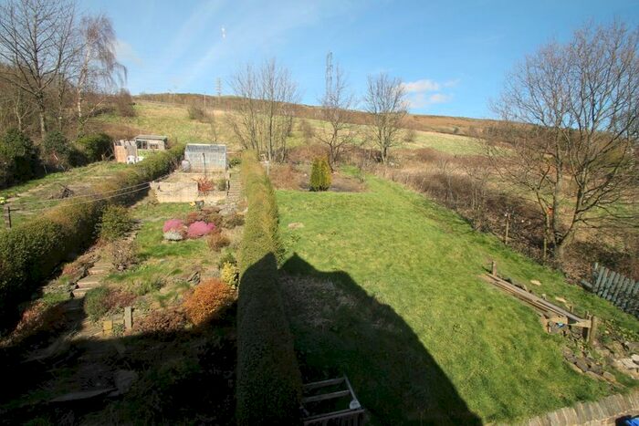 2 Bedroom Flat To Rent In Hunshelf Park, Stocksbridge, Sheffield, S36