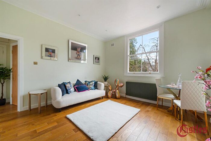 2 Bedroom Flat For Sale In Amhurst Road, E8